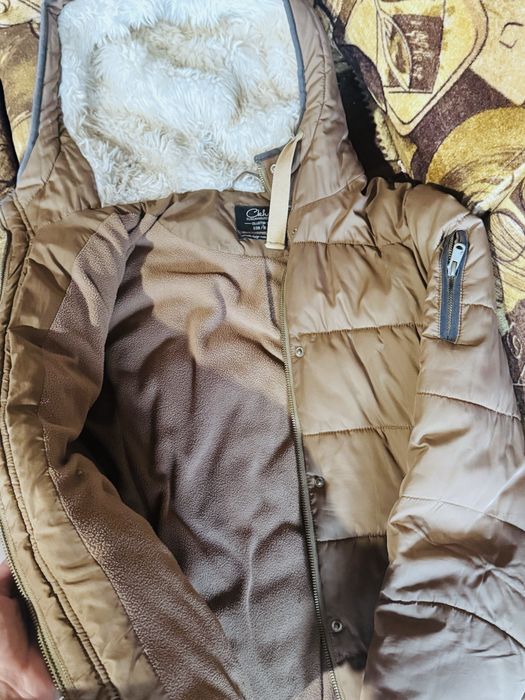 Продавам зимно яаке използвано но запазено и много топли