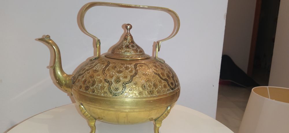 Колекционерски голям чайник