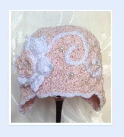 Ръчно изплетена бебешка шапка за момиченце, размер 0-3 месеца