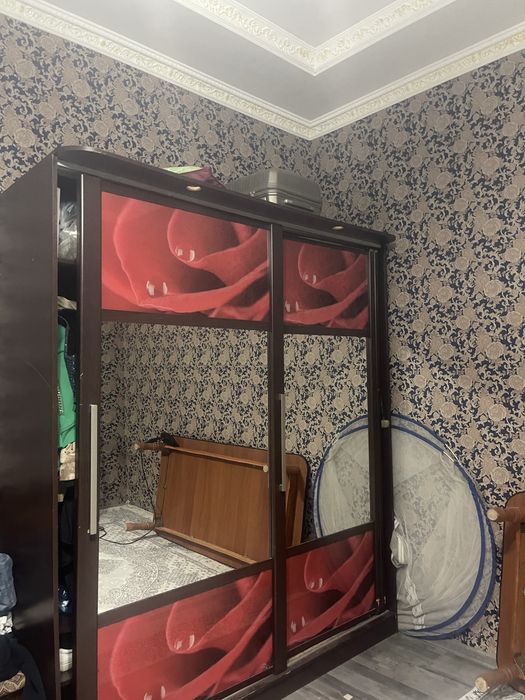 диван шкаф в средном состояний