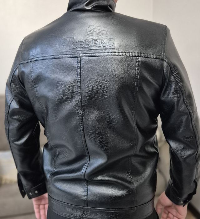 Продам куртка демисезонная