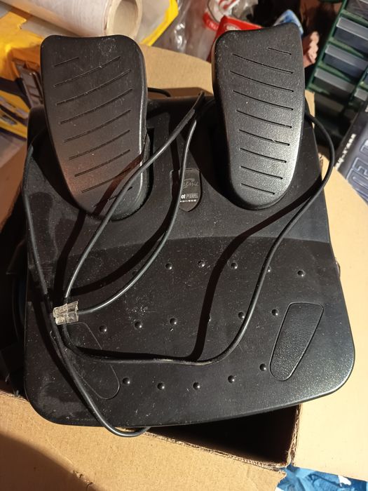 Set volan și pedale pentru ps2
