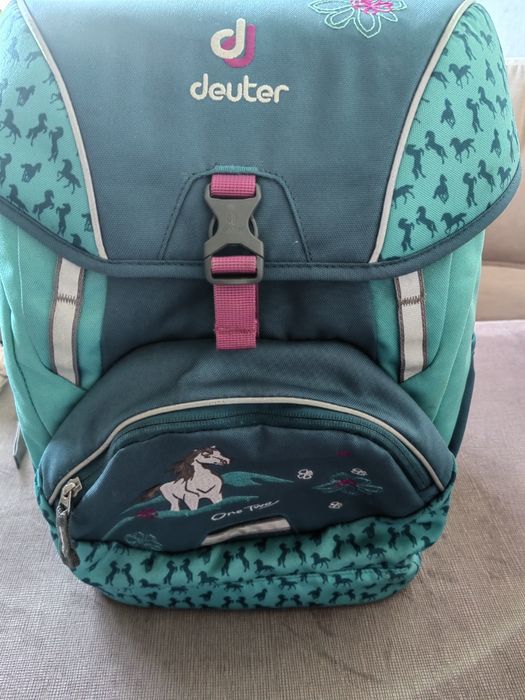 Продаётся школьный ранец для девочки