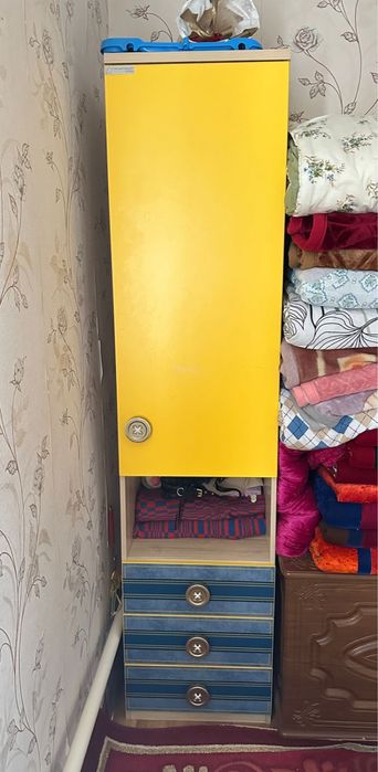 Гарнитур,шкафтар телевизор сатылады