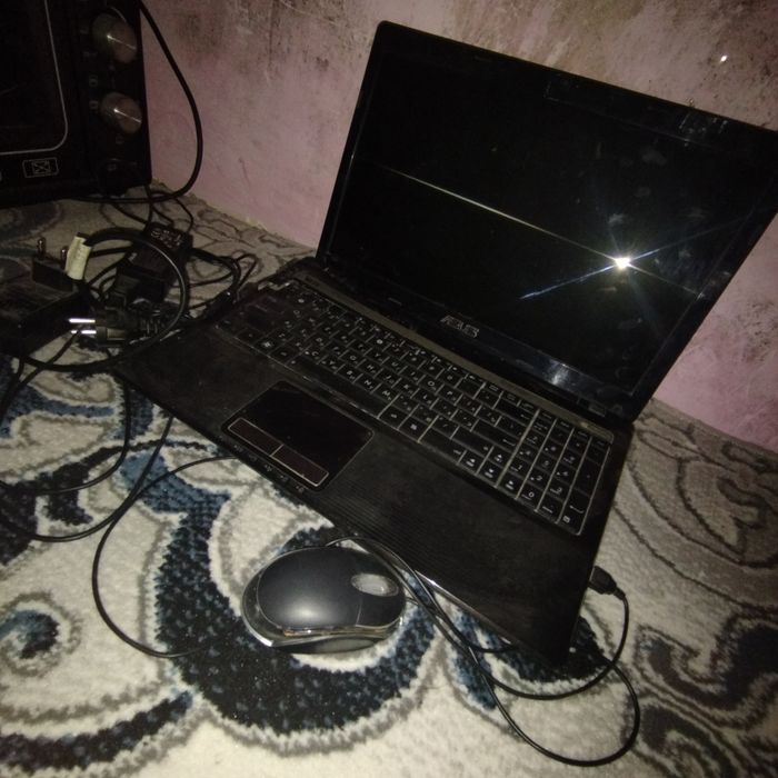 Ноутбук Сатылади  500.000 мын сом