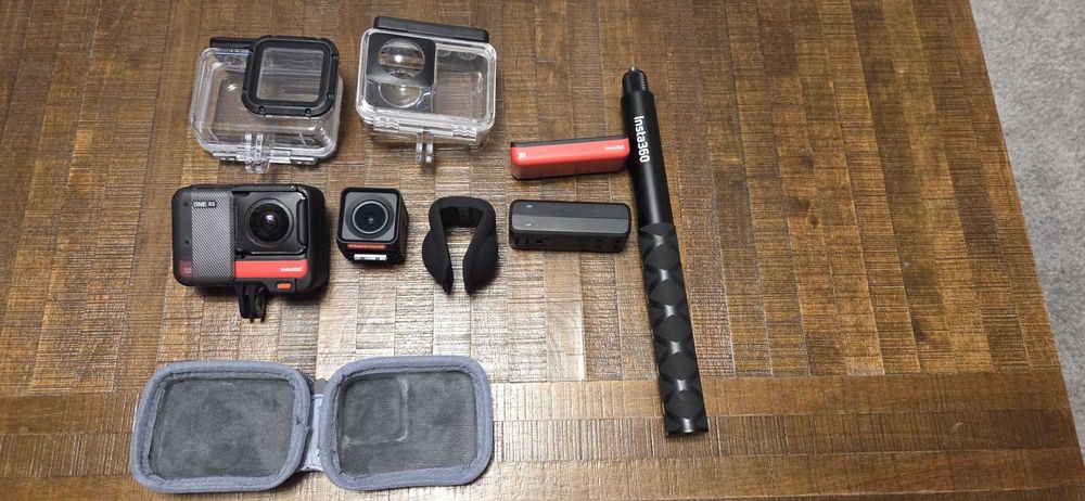 Insta360 ONE RS twin edition & accesorii