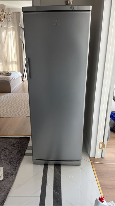 Морозильник продам