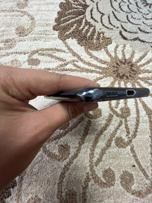 Обменяю  Samsung s21 5g 8/128гб