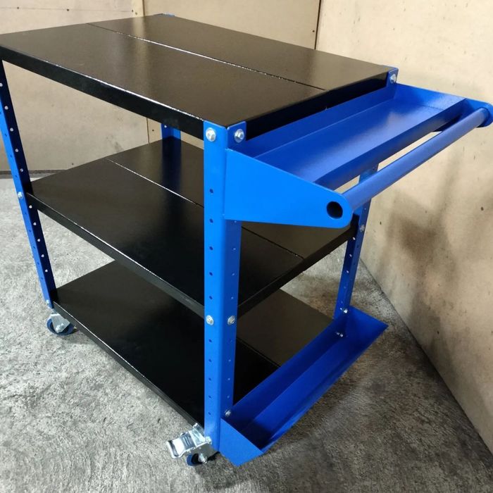 Универсальная тележка на колесах.