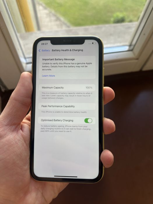 iPhone 11 in stare buna, baterie 100% high capacity