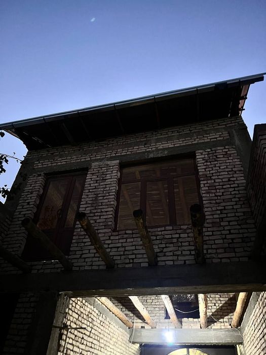 Ховли сотилади. Парк кучада