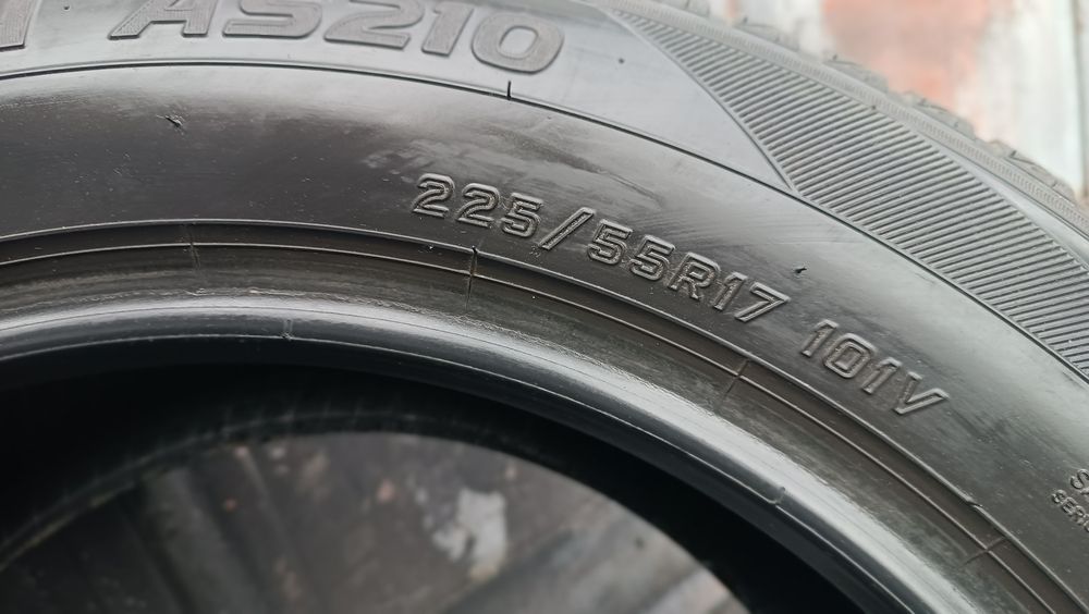 225/55/17 Falken