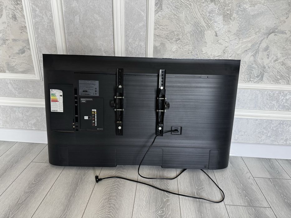 Телевизор Samsung 43" (109 см) — Идеальное состояние
