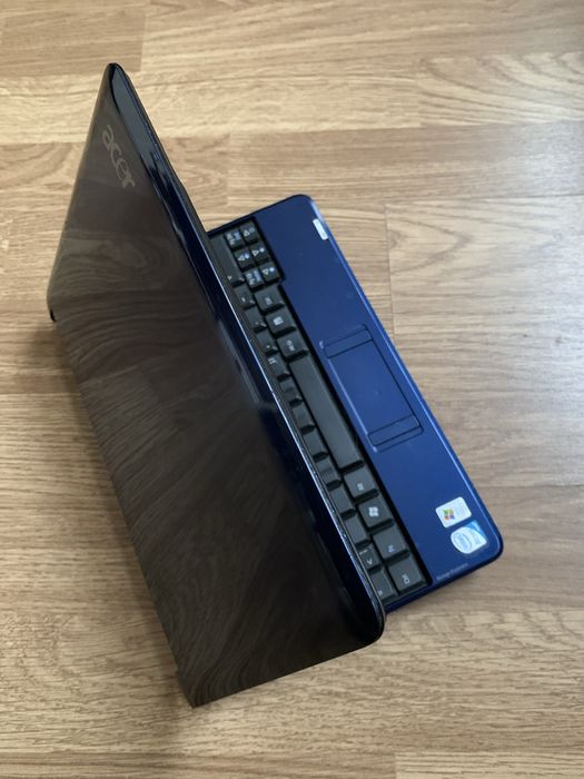 Mini Laptop Acer defect pentru piese .