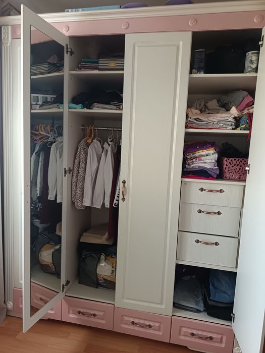 Детский шкаф, стол с полкой