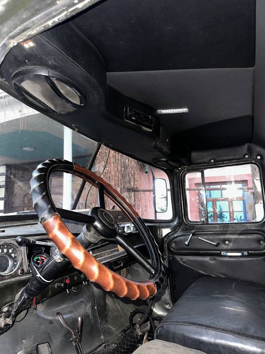 Yili 1984
Mator yaqinda qip chiqilgan 
Ishlap