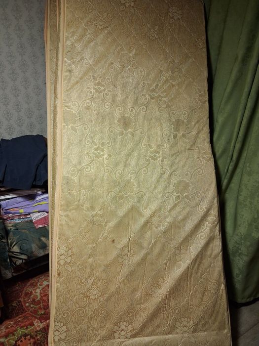 Отдам 2 штуки матрас 90х200.