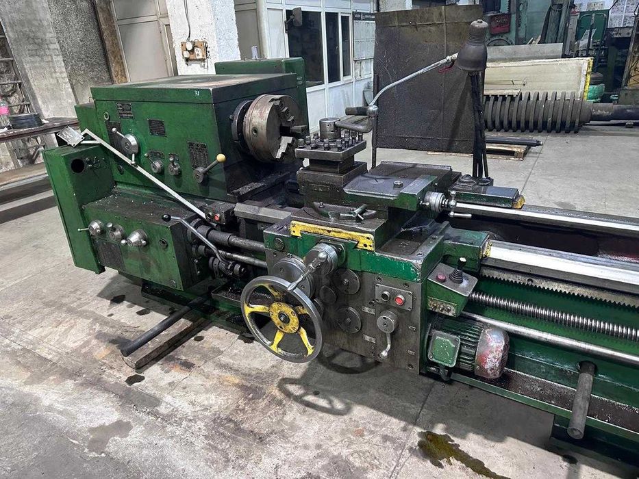 Продам станок токарный Дип 300 1М63