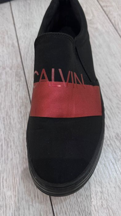 Продам кеды женские