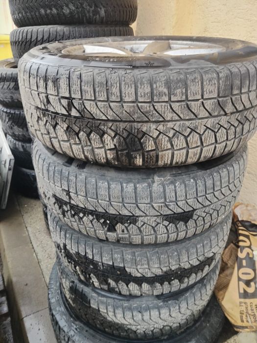 215 / 65 / 16 C anvelope si jante Land Rover