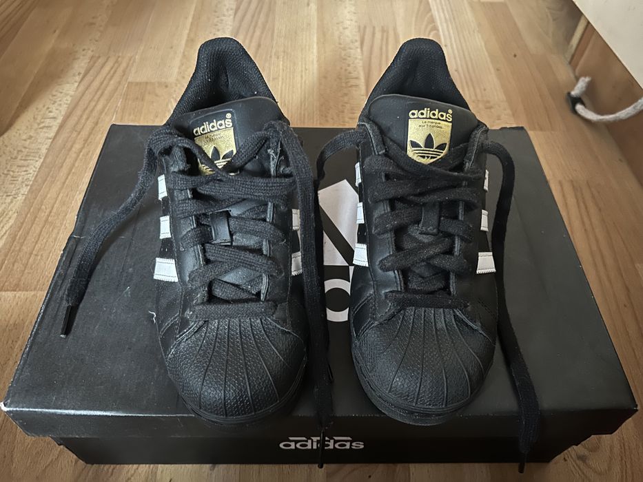 Оригинални adidas обувки. Обувани 2 пъти.