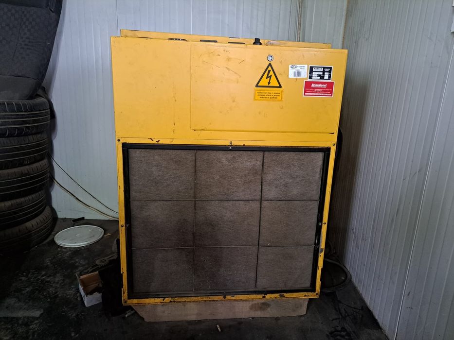 Mașină de dejantat