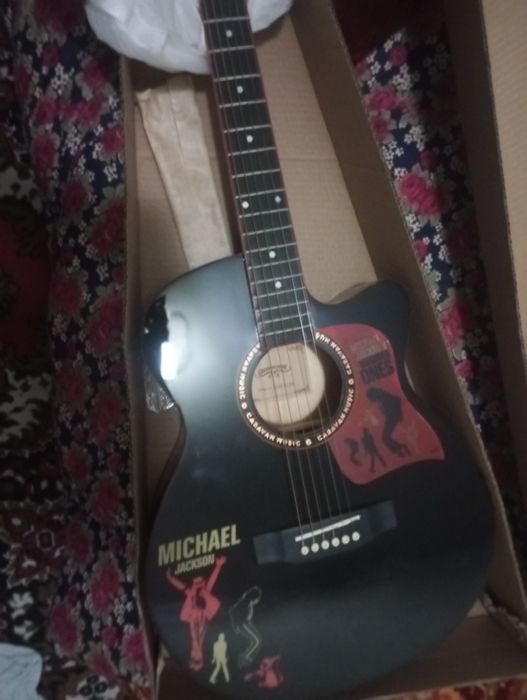 Gitara bor Yangi karobka xolatida