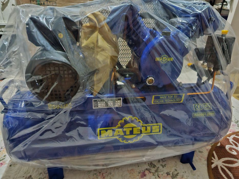 Компрессор 220v 100 литр новый 2 цилиндр