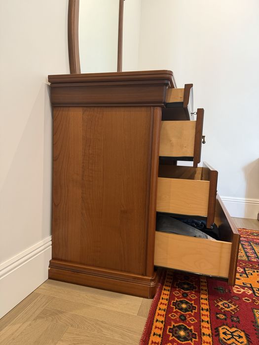 Продам деревянный итальянский комод