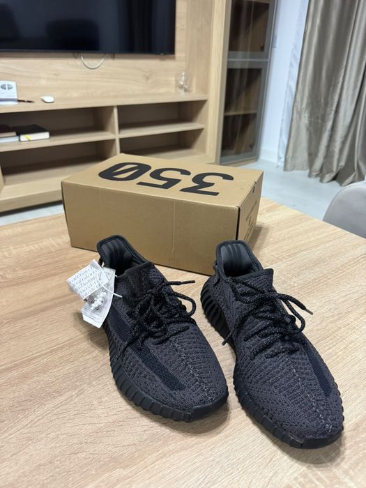 Yeezy Boost Black Reflective 41