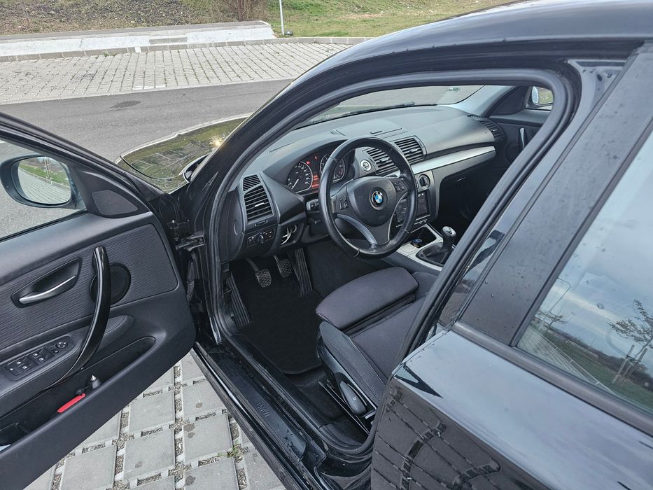 BMW Seria1 116i Benzina/ Camera Marsarier / Interor Sport /+Jante Iar