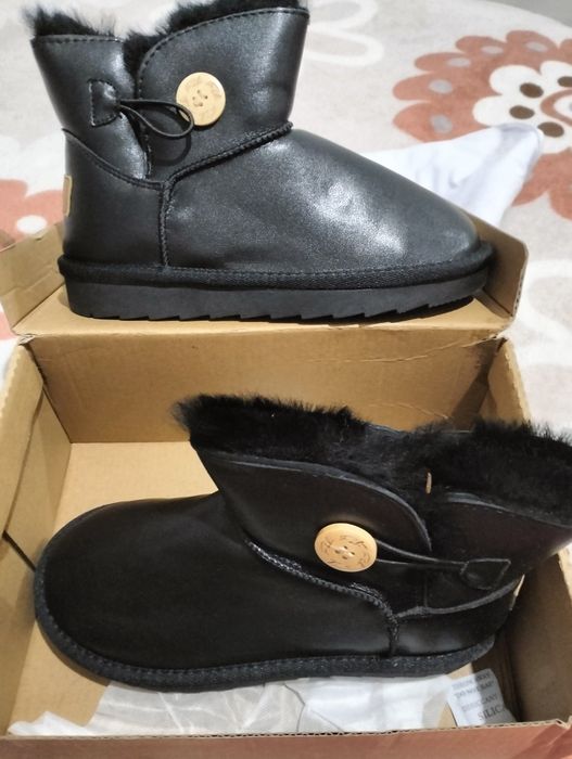 Продам угги женские