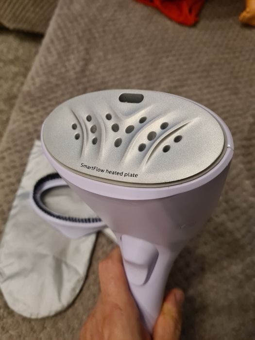 Aparat de calcat vertical cu aburi Philips