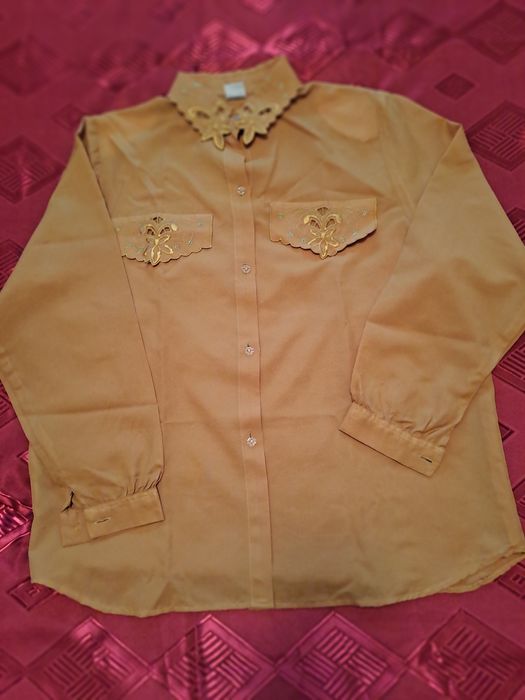 Продаются женские блузки на лето новые и б/у.размер 44-48