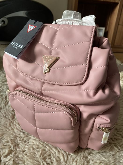 Дамска розова раница Guess