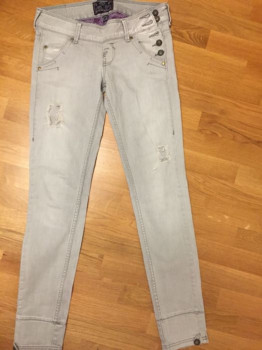 Зара Дънки, къси панталонки, клинове и панталони