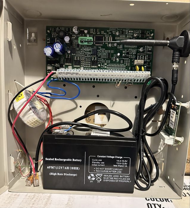 Sistem complet de alarma DSC PC1864H