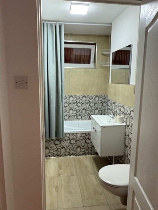 Închiriez apartament