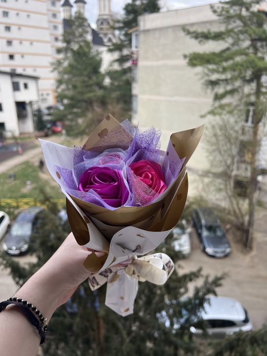 Buchete de flori din satin