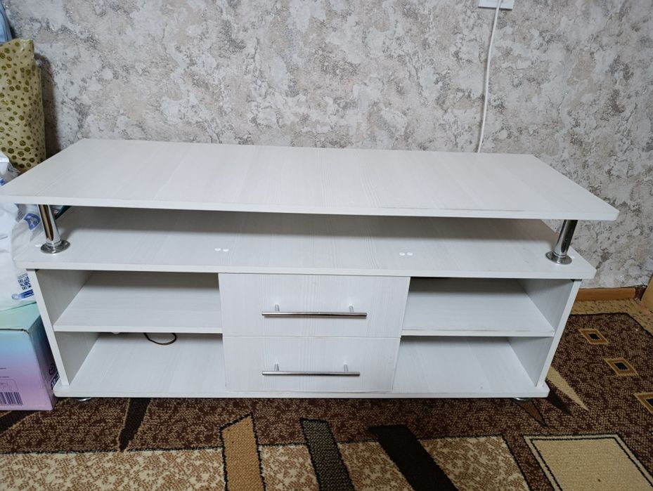 Продам тумбу под телевизор