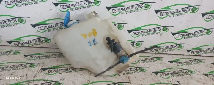 Vas lichid parbriz Volkswagen VW Golf 1995 1.6 MT (75 hp)