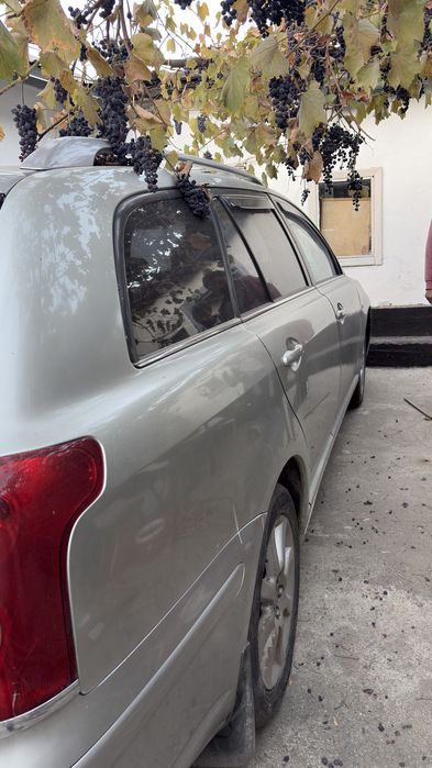 Toyota avensis 2004 года универсал