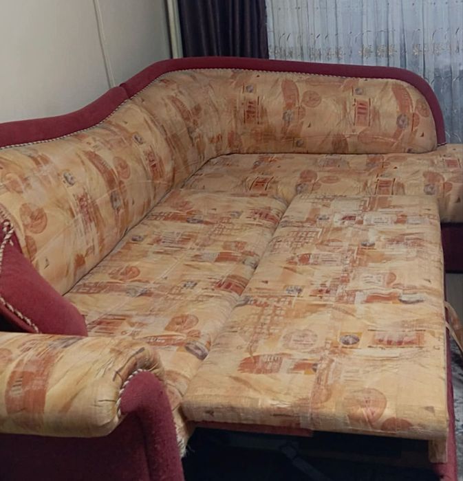 Разтегателен диван