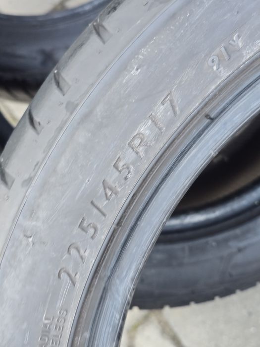 225 45 17 Dunlop