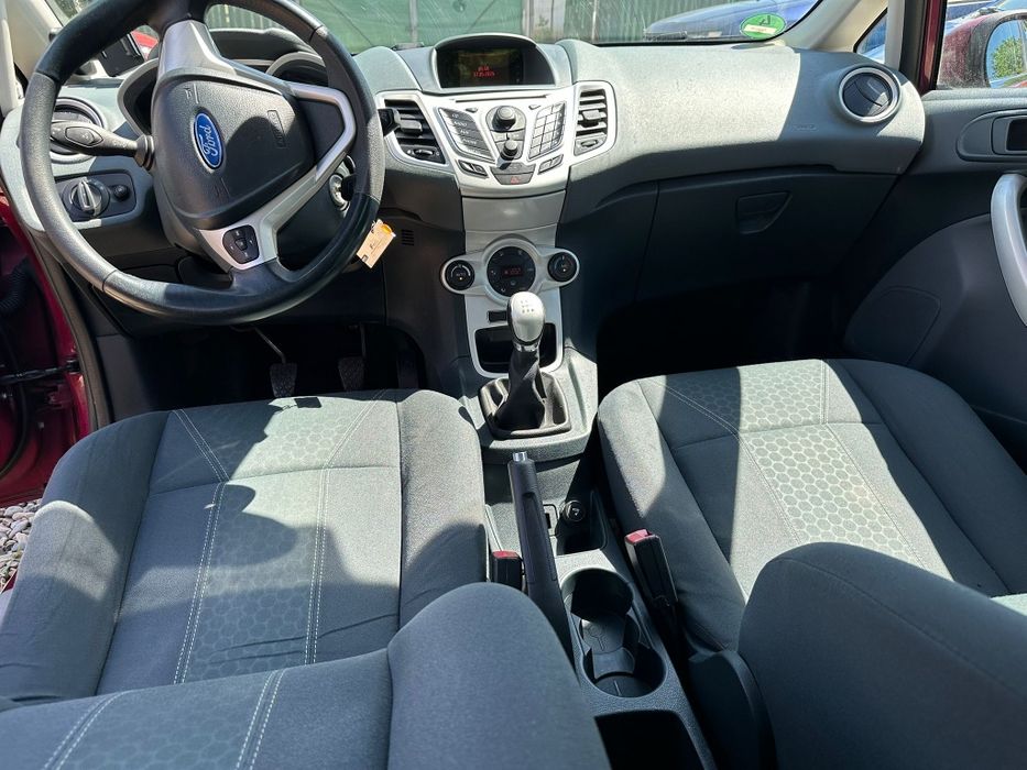 Ford Fiesta Titanium an 2009 pe Acte/ 1.6tdi-90cp/Navi/Climă/Adus Recent!