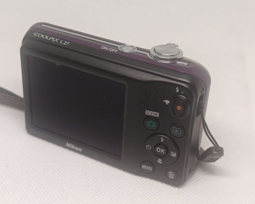 Nikon Coolpix L27 Mov – Compactă CCD, alimentare cu baterii AA