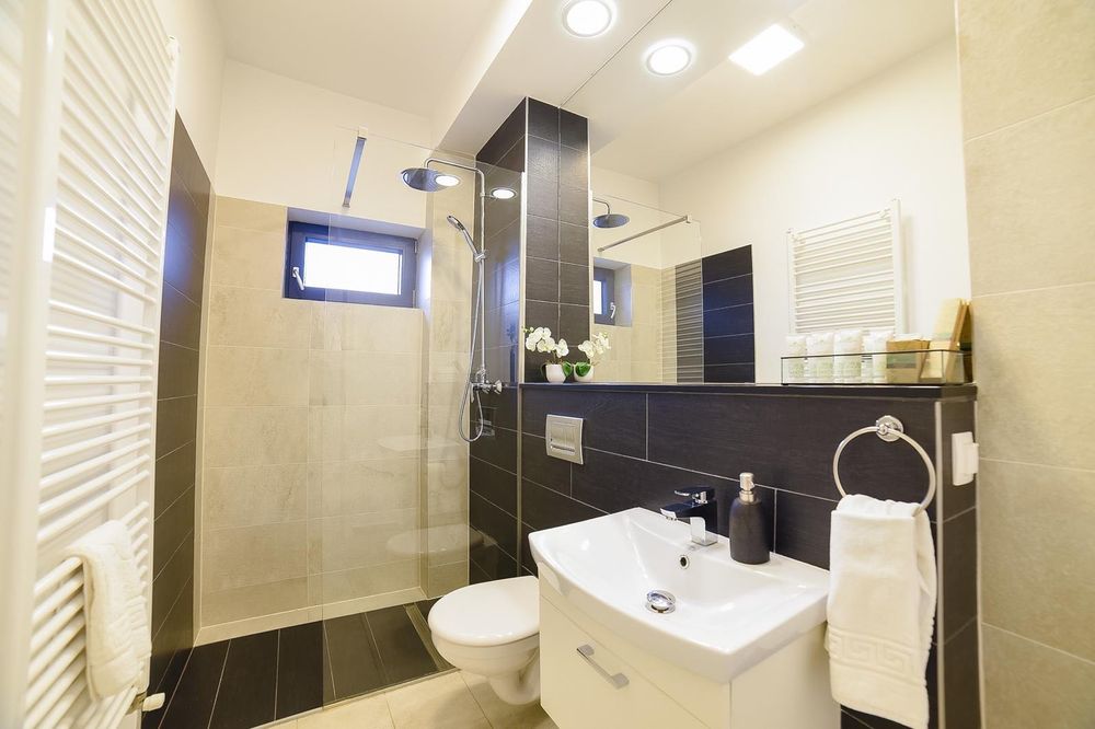 Vând imobil 7 apartamente