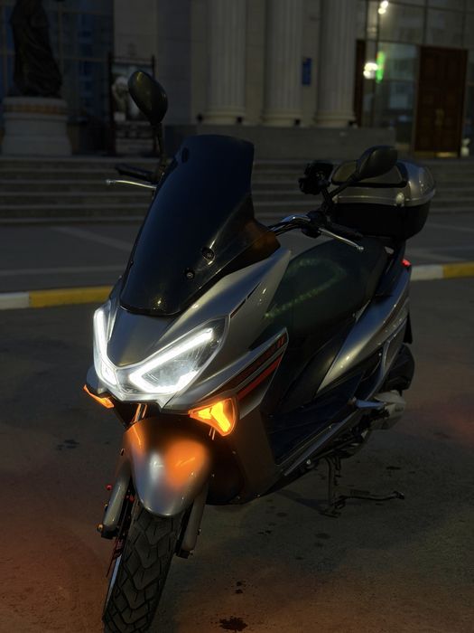 Скутер MVXI 150CC