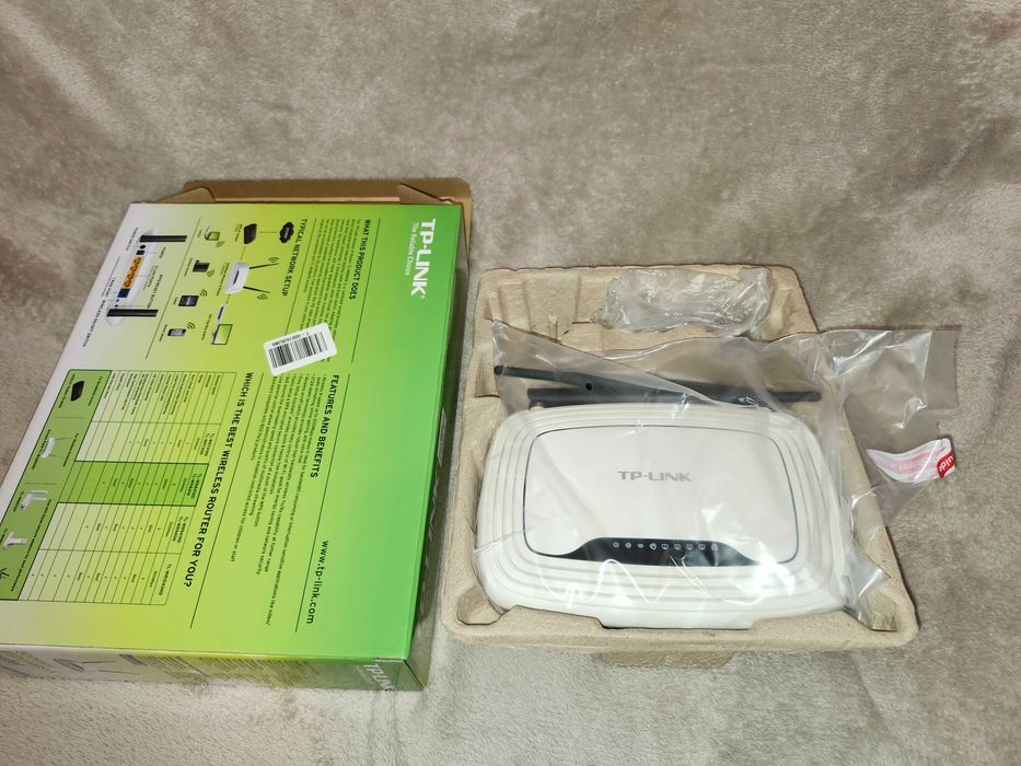 Router TP-Link TL-WR841N, 300Mbps Wireless N cu cutie originală și documentație completă