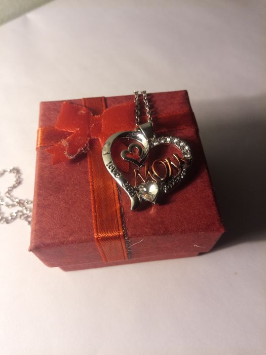 Модно колие с кристали